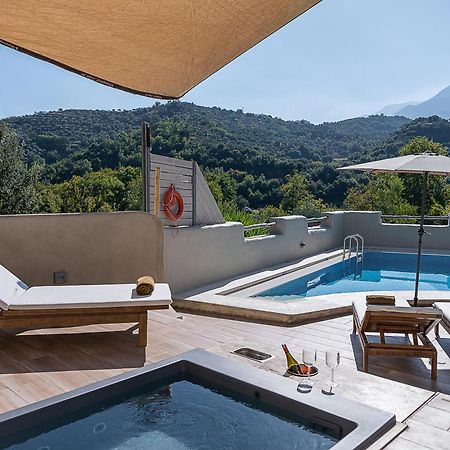 Verekinthos Villas - Pool, Hot Tub, Bbq, Kids Playground, Stunning Mountain Views Yerolákkos Eksteriør bilde