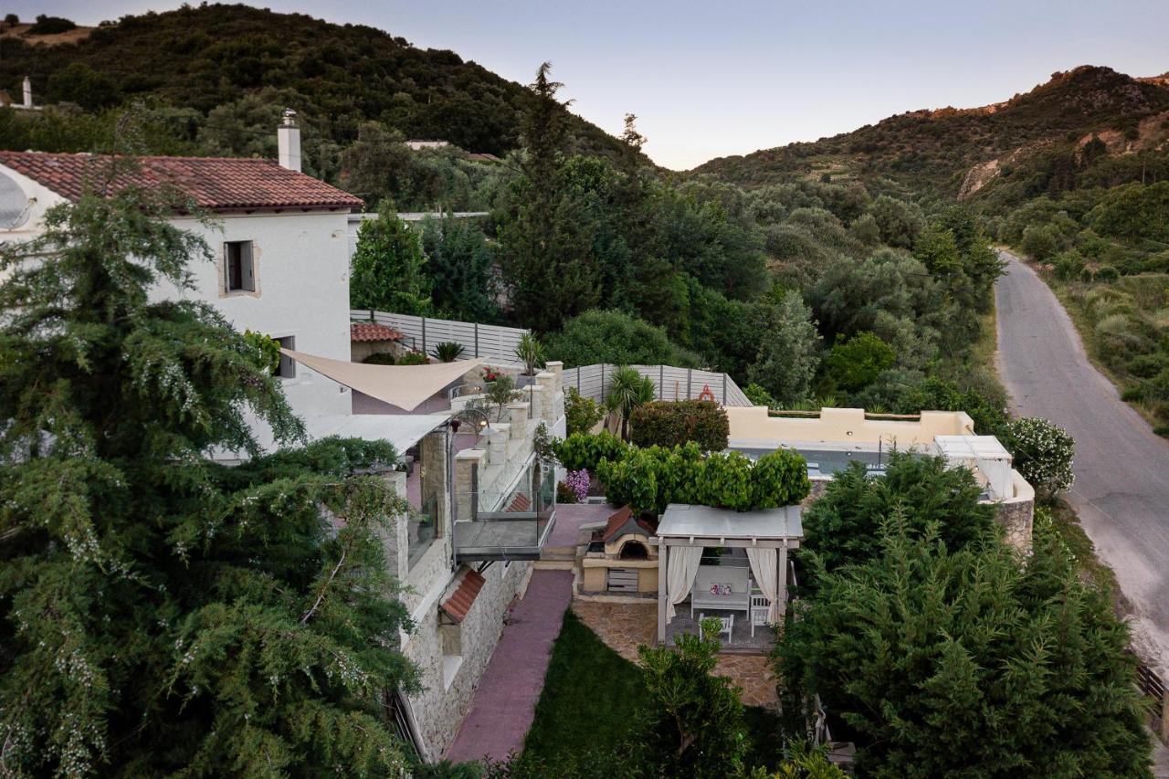 Verekinthos Villas - Pool, Hot Tub, Bbq, Kids Playground, Stunning Mountain Views Yerolákkos Eksteriør bilde