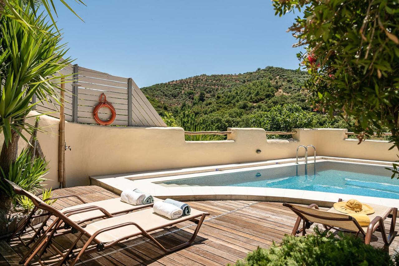 Verekinthos Villas - Pool, Hot Tub, Bbq, Kids Playground, Stunning Mountain Views Yerolákkos Eksteriør bilde