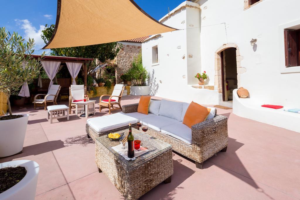 Verekinthos Villas - Pool, Hot Tub, Bbq, Kids Playground, Stunning Mountain Views Yerolákkos Eksteriør bilde