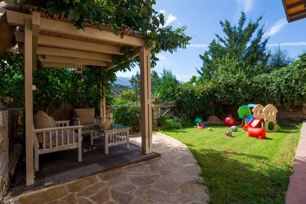 Verekinthos Villas - Pool, Hot Tub, Bbq, Kids Playground, Stunning Mountain Views Yerolákkos Eksteriør bilde