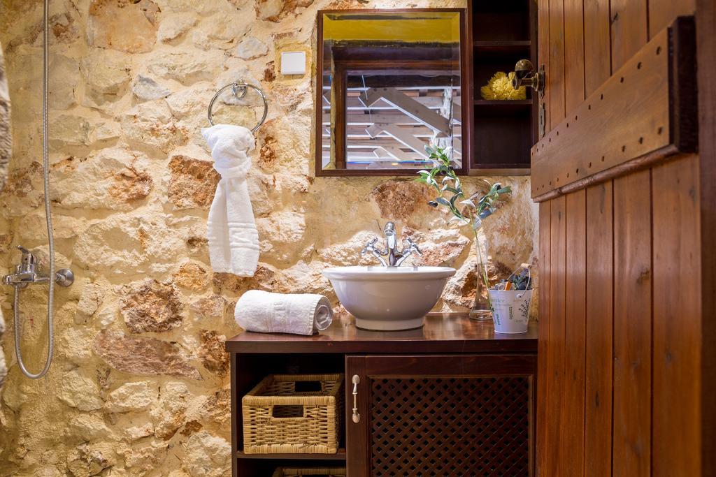 Verekinthos Villas - Pool, Hot Tub, Bbq, Kids Playground, Stunning Mountain Views Yerolákkos Eksteriør bilde