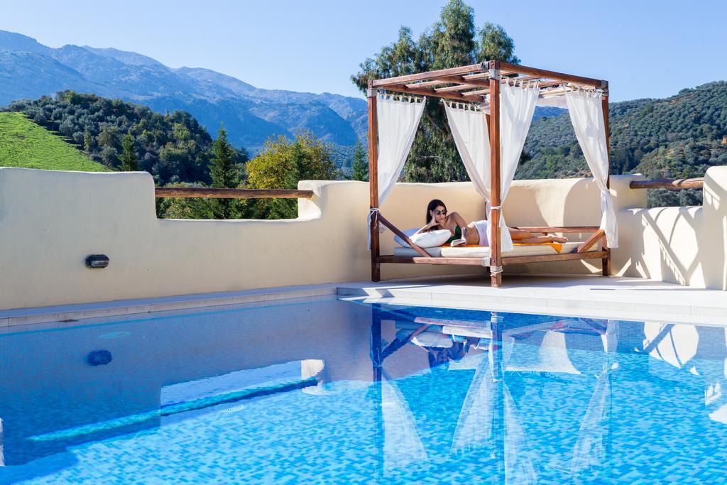 Verekinthos Villas - Pool, Hot Tub, Bbq, Kids Playground, Stunning Mountain Views Yerolákkos Eksteriør bilde